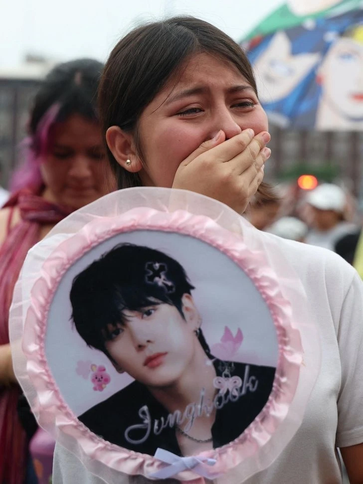 Lịch sử gọi tên BTS: 7 thành viên gặp gỡ Tổng thống Mexico, còn nhận "đặc quyền" mở fanmeeting 50.000 người ngay tại Cung điện Quốc gia