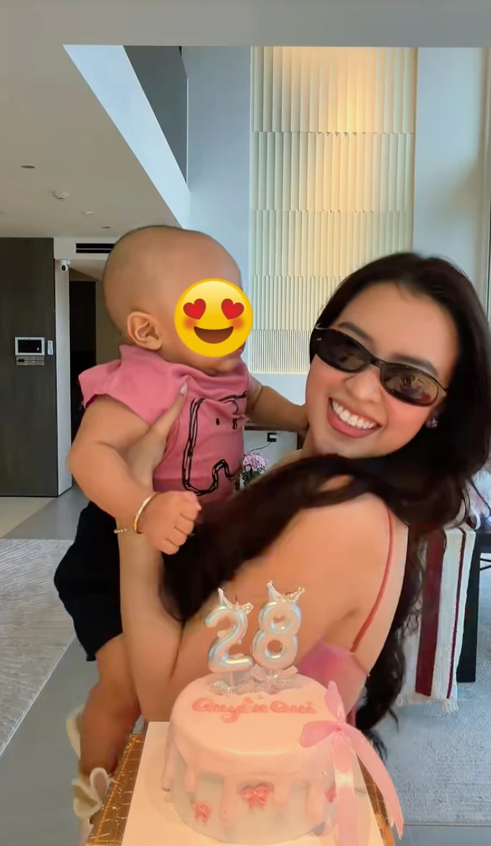 Lộ clip mỹ nhân Việt âm thầm sinh con cho doanh nhân