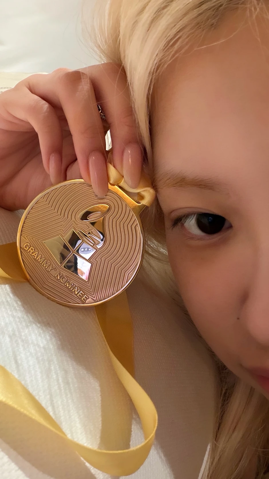 Mỹ nhân đẹp nhất thế giới được Grammy ưu ái