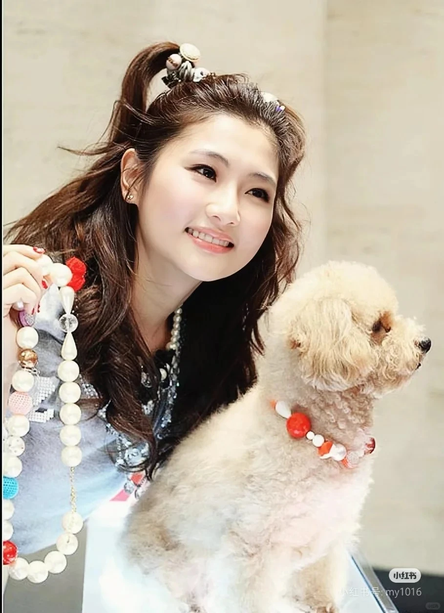 Mỹ nhân showbiz bị lửa thiêu sống bỏng 54%: Ly hôn chồng luật sư, đưa tình trẻ du lịch Phú Quốc liền nhận tin vui bất ngờ
