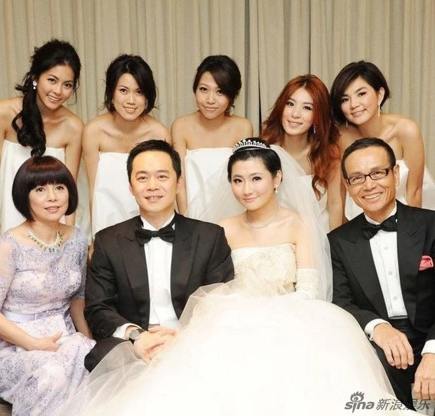 Mỹ nhân showbiz bị lửa thiêu sống bỏng 54%: Ly hôn chồng luật sư, đưa tình trẻ du lịch Phú Quốc liền nhận tin vui bất ngờ