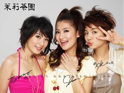 Mỹ nhân showbiz bị lửa thiêu sống bỏng 54%: Ly hôn chồng luật sư, đưa tình trẻ du lịch Phú Quốc liền nhận tin vui bất ngờ