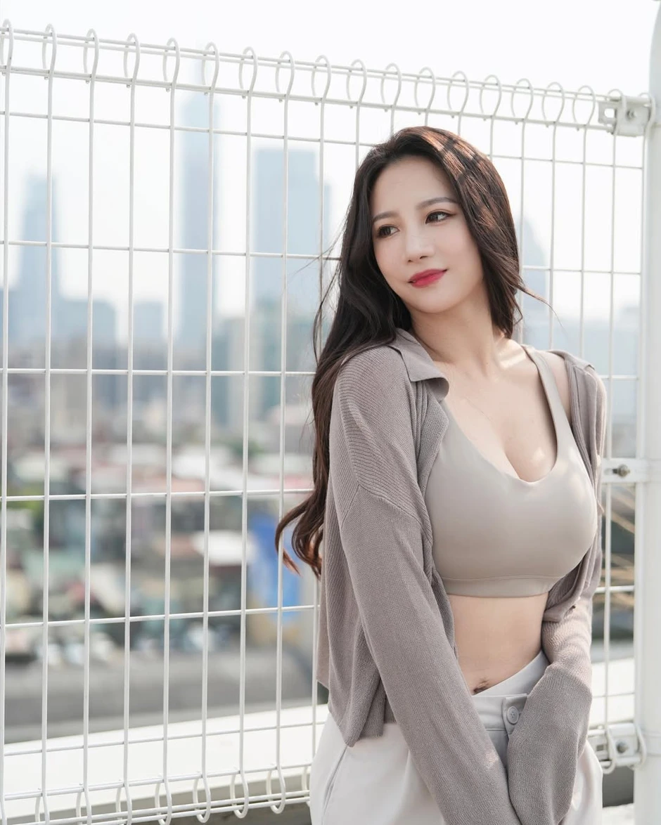 Mỹ nhân showbiz tháo chạy khỏi chồng ca sĩ đi tù 2 năm, bất ngờ đổi đời nhờ bán mặt hàng ai thấy cũng đỏ mặt
