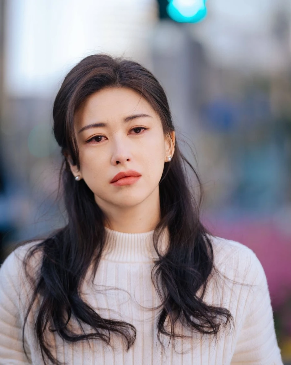 Mật Ngữ Kỷ: Hoa trà trong tuyết và đóa hoa có độc