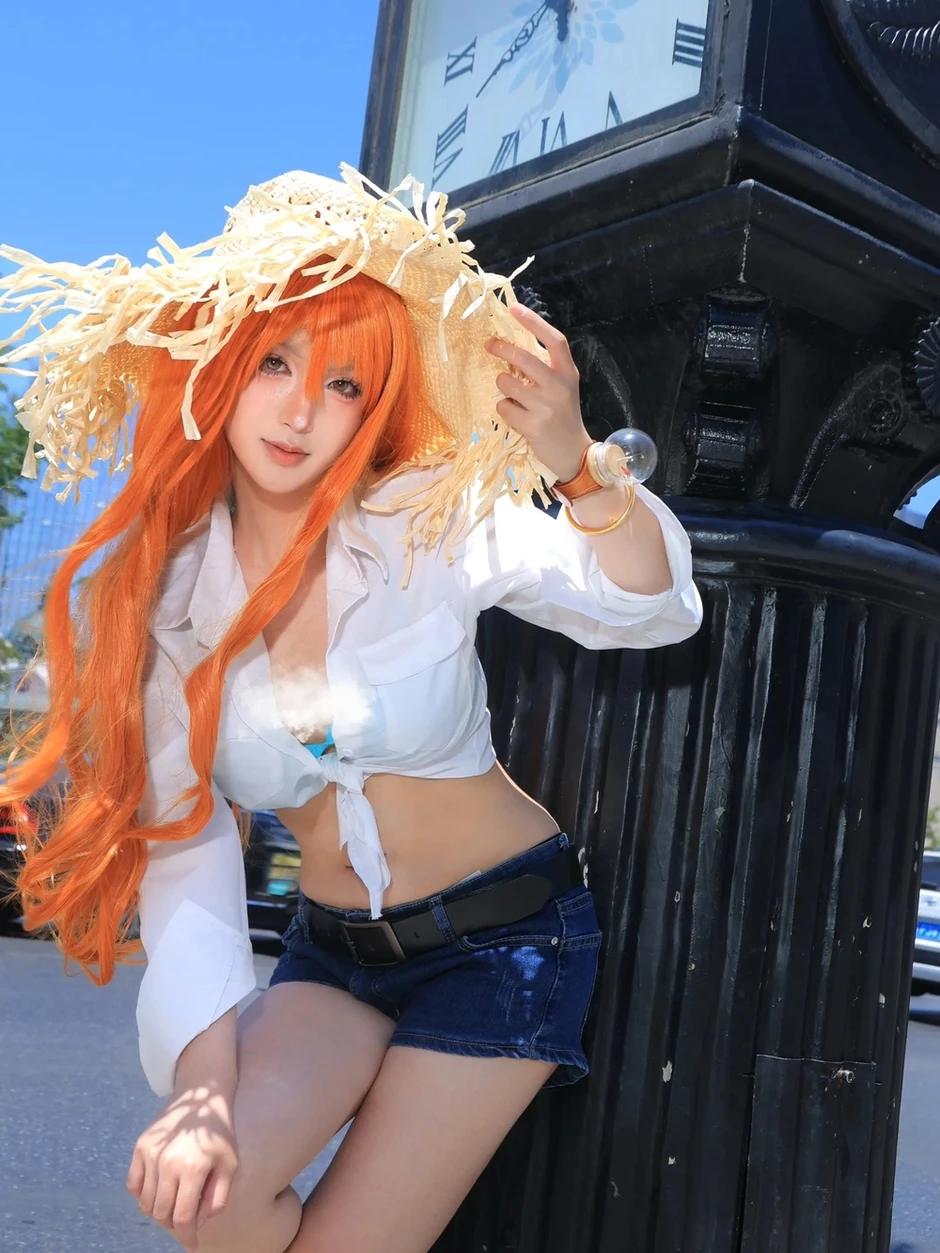Mê mẩn loạt ảnh cosplay Nami: Khi "nàng thơ" của băng Mũ Rơm bước ra đời thực với số đo cực chuẩn