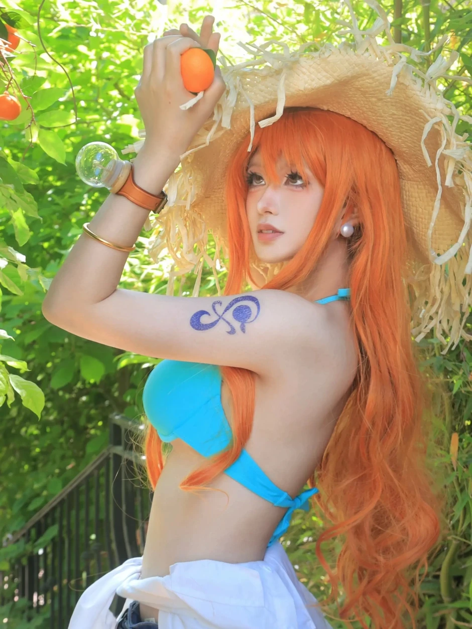 Mê mẩn loạt ảnh cosplay Nami: Khi "nàng thơ" của băng Mũ Rơm bước ra đời thực với số đo cực chuẩn