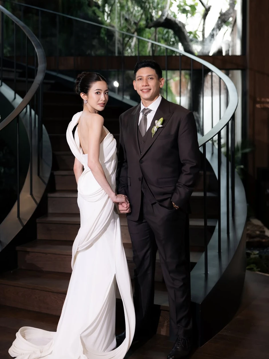 Minh tinh đình đám có chồng thiếu gia bị tố xâm hại em trai: Chịu cú sốc lớn khi đang mang thai, cơ ngơi khủng của nhà chồng gây choáng