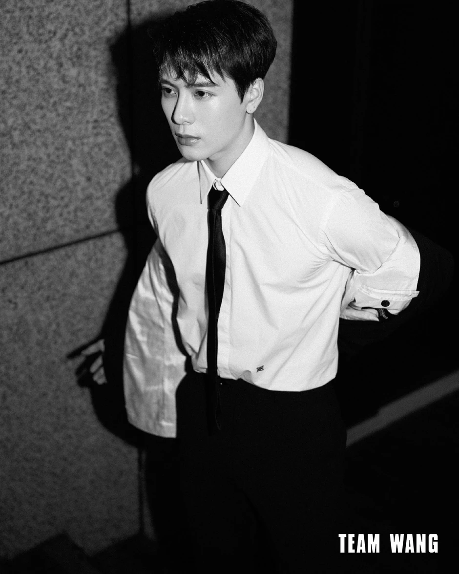 Nam ca sĩ bị hủy hoại vì 2 scandal: 1.400 ngày chịu sự xua đuổi trong showbiz, còn bị bạn thân "đâm sau lưng" đến mắc trầm cảm Nam ca sĩ bị hủy hoại vì 2 scandal: 1.400 ngày chịu sự xua đuổi trong showbiz, còn bị bạn thân "đâm sau lưng" đến mắc trầm cảm