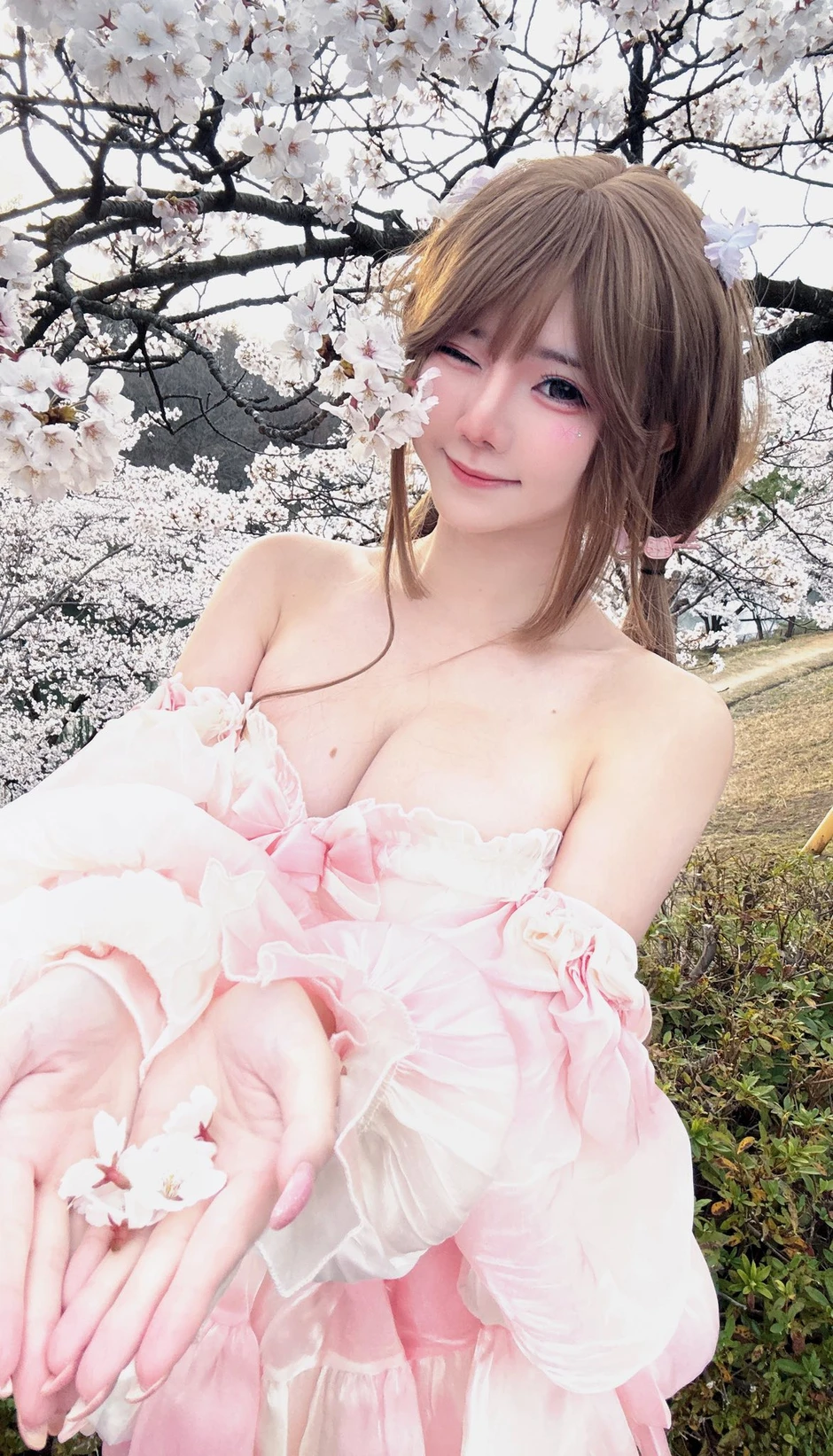 Ngây ngất với bộ ảnh hoa đào của nữ coser nổi tiếng, cảnh đẹp mê ly khiến người xem hết lời khen ngợi Ngây ngất với bộ ảnh hoa đào của nữ coser nổi tiếng, cảnh đẹp mê ly khiến người xem hết lời khen ngợi
