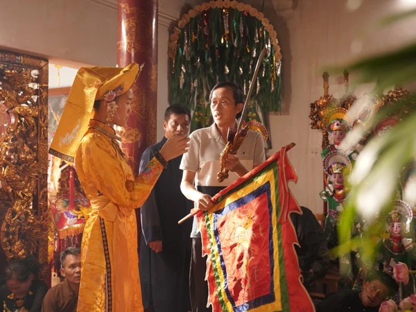 NSƯT Hoài Linh trở thành Người được chọn NSƯT Hoài Linh trở thành Người được chọn