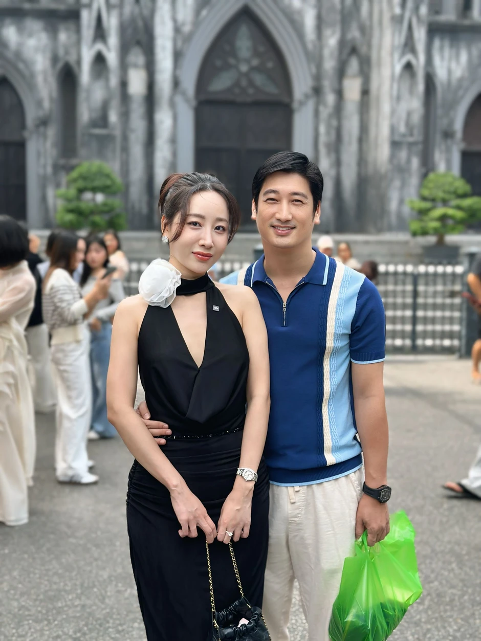 NSƯT Ngọc Quỳnh U50 muốn cưới vợ lần 3, sống với mỹ nhân kém 7 tuổi trong căn nhà 14 tỷ NSƯT Ngọc Quỳnh U50 muốn cưới vợ lần 3, sống với mỹ nhân kém 7 tuổi trong căn nhà 14 tỷ