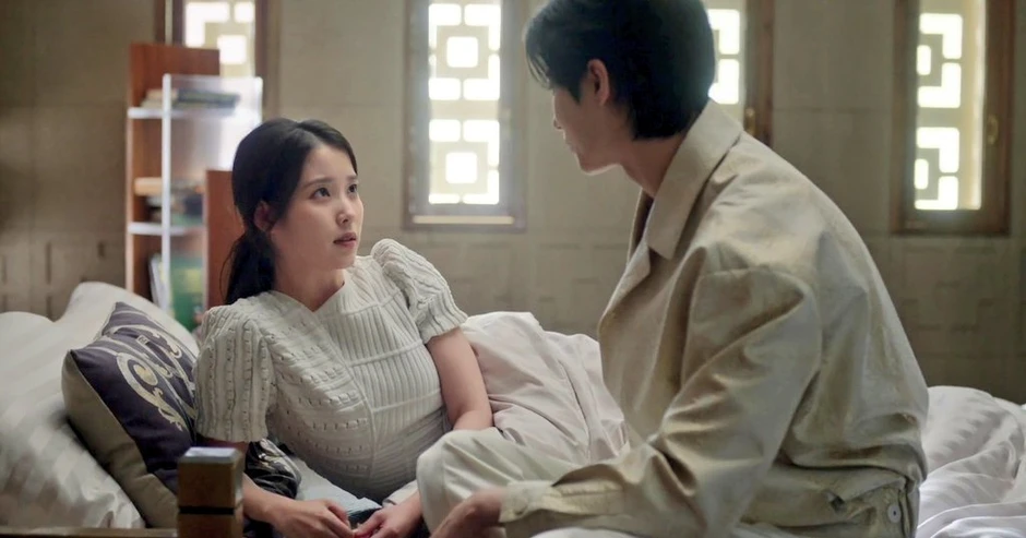 Perfect Crown tập cuối: IU - Byeon Woo Seok lật mặt cực căng