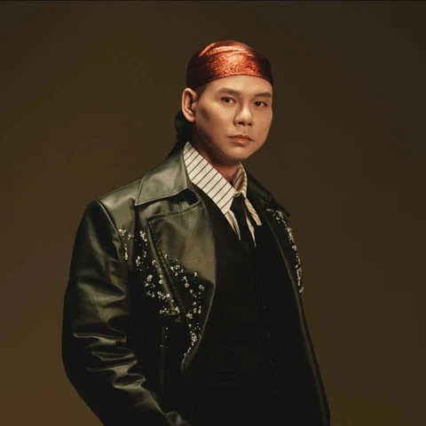 Phan Đinh Tùng thông báo nóng về hit quốc dân Khúc Hát Mừng Sinh Nhật Phan Đinh Tùng thông báo nóng về hit quốc dân Khúc Hát Mừng Sinh Nhật