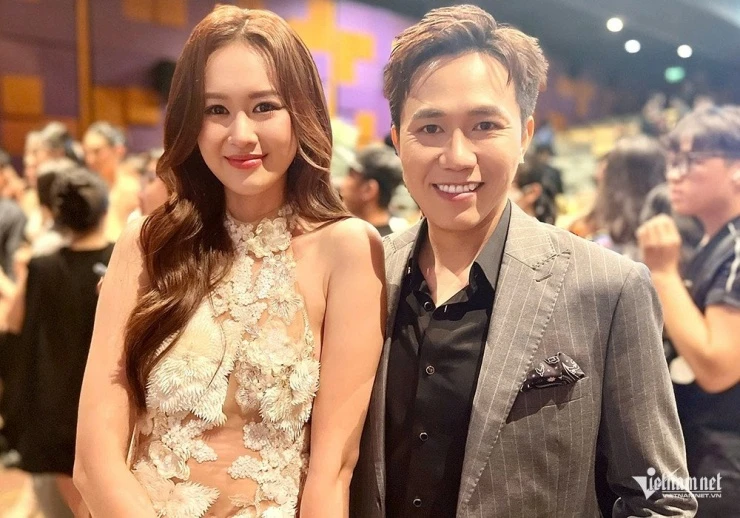 Phản ứng của diễn viên Anh Đức khi vợ kém 12 tuổi đóng cảnh hôn Quốc Trường Phản ứng của diễn viên Anh Đức khi vợ kém 12 tuổi đóng cảnh hôn Quốc Trường