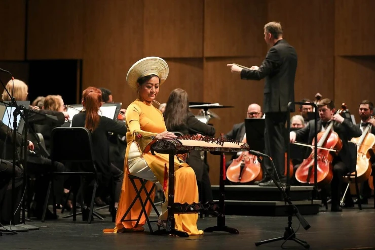 Phù thủy âm nhạc mang bản sắc Việt vươn tầm Grammy
