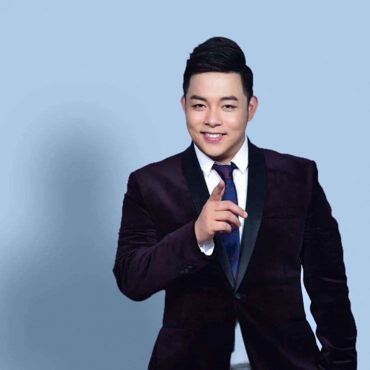 Quang Lê nói gì khi bị tố ăn chặn tiền khách? Quang Lê nói gì khi bị tố ăn chặn tiền khách?