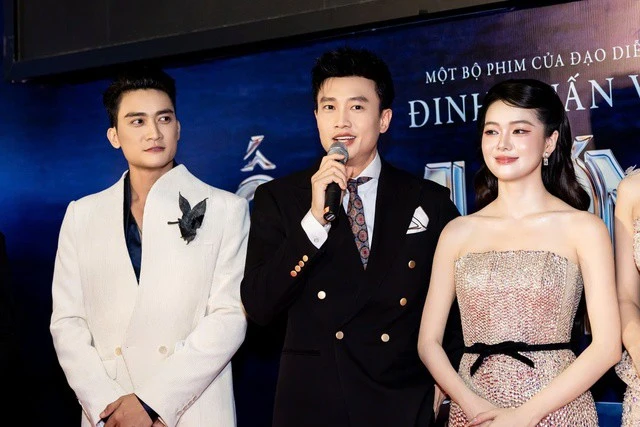 Quốc Trường giãi bày về nụ hôn cuồng nhiệt với vợ diễn viên Anh Đức Quốc Trường giãi bày về nụ hôn cuồng nhiệt với vợ diễn viên Anh Đức