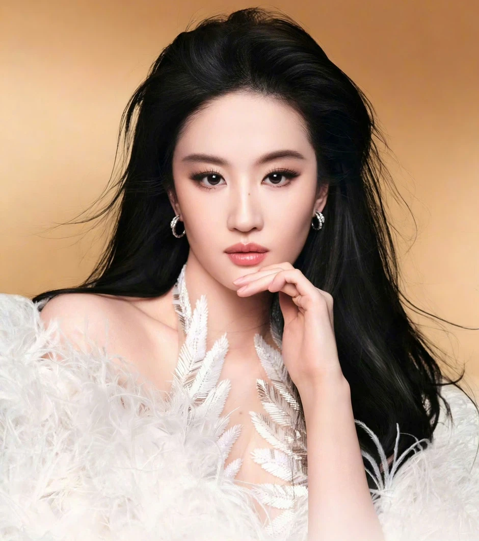 Quyết định sống còn giúp Lưu Diệc Phi thoát phong sát