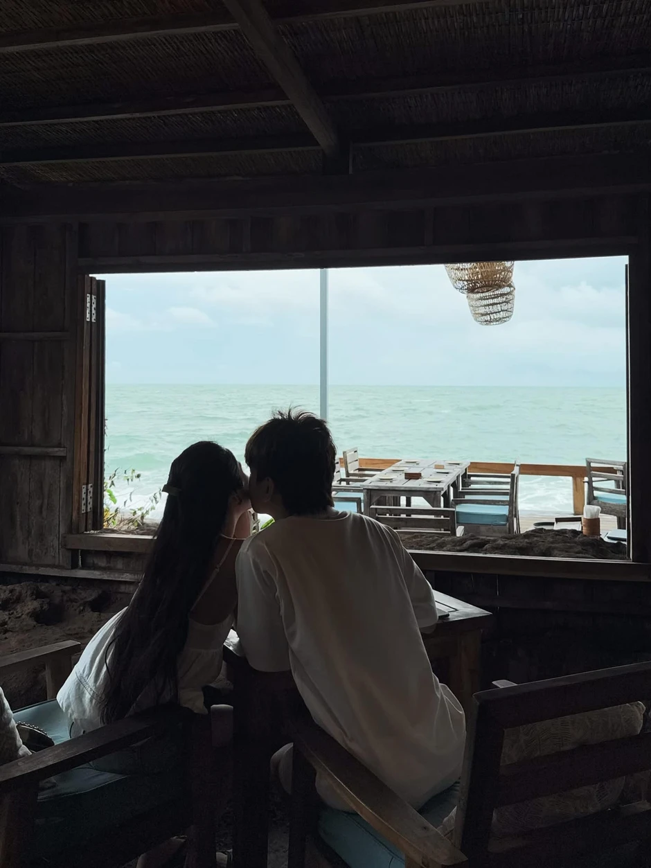 Quỳnh Alee lên tiếng về chuyện tình với Cá Quỳnh Alee lên tiếng về chuyện tình với Cá