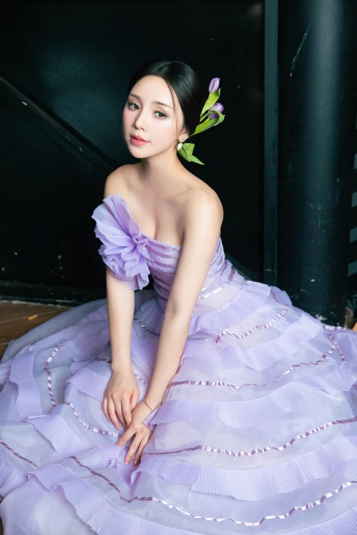 Quỳnh Kool lại bùng nổ khi làm cô dâu: Hơn 10 năm vào showbiz, đẹp theo cách phá vỡ “chuẩn gầy” Quỳnh Kool lại bùng nổ khi làm cô dâu: Hơn 10 năm vào showbiz, đẹp theo cách phá vỡ “chuẩn gầy”