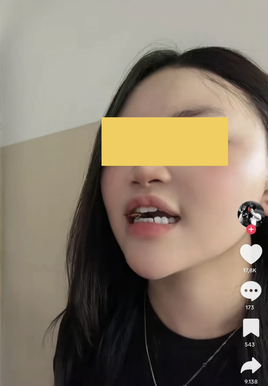 Rùng mình trò “câu view” quái đản của TikToker, ăn gián để lên xu hướng Rùng mình trò “câu view” quái đản của TikToker, ăn gián để lên xu hướng