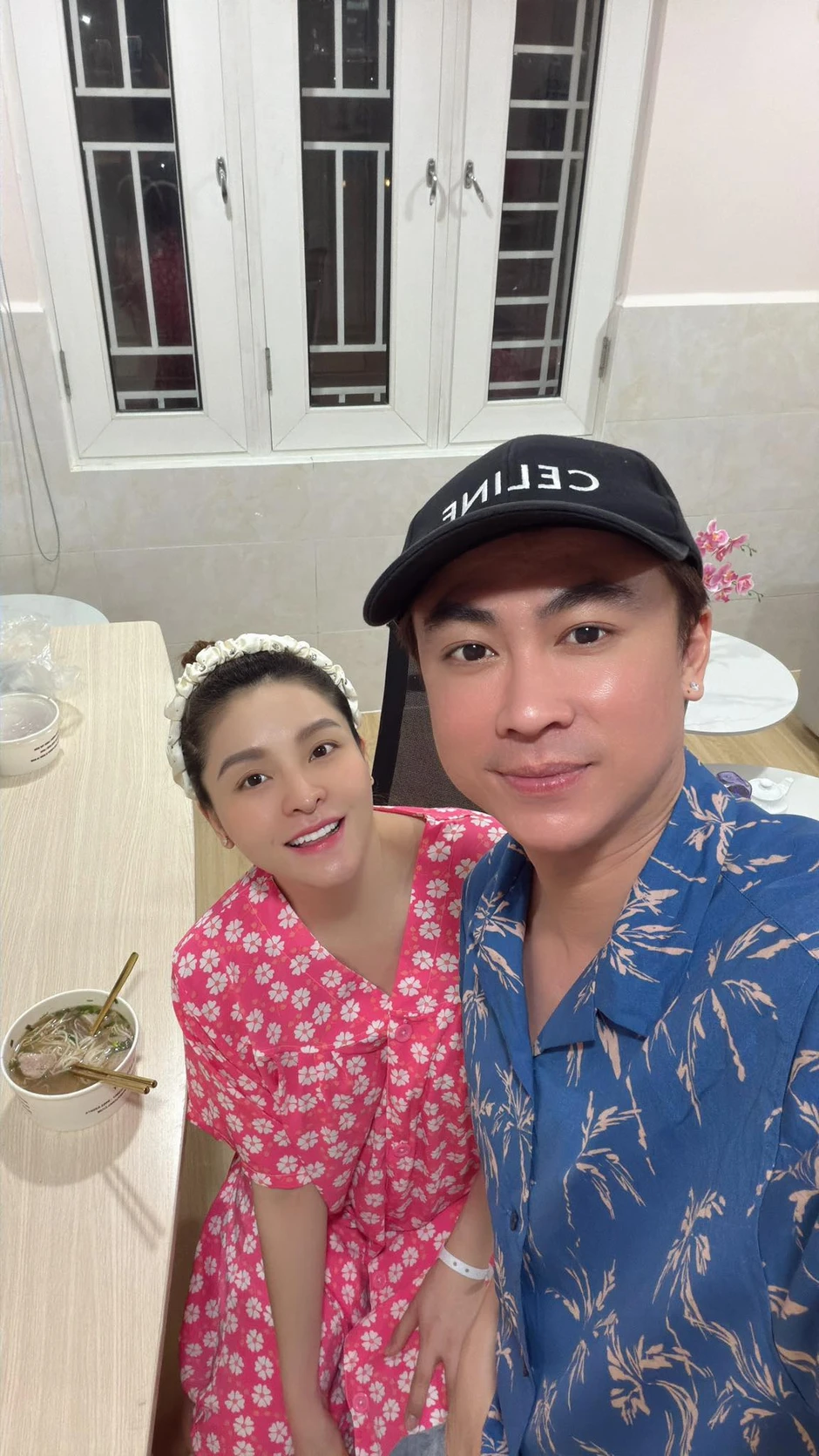 Saka Trương Tuyền sinh con với Hồ Việt Trung Saka Trương Tuyền sinh con với Hồ Việt Trung