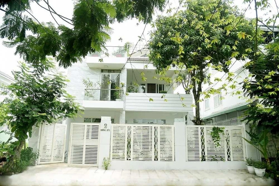 Sao Vbiz đợi đến 3h sáng để xin cháo thừa nay ở biệt thự triệu đô, gây tranh cãi khi chi 8 tỷ đồng mua 1 thứ cho con gái Sao Vbiz đợi đến 3h sáng để xin cháo thừa nay ở biệt thự triệu đô, gây tranh cãi khi chi 8 tỷ đồng mua 1 thứ cho con gái