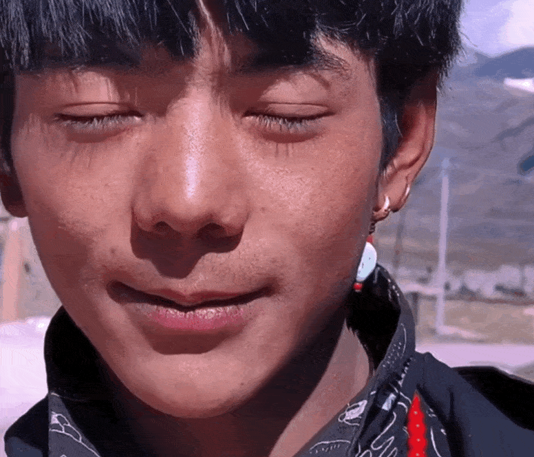 Sau 6 năm nổi tiếng toàn châu Á nhờ video dài 7 giây, “hot boy chăn bò” Đinh Chân có ngã rẽ bất ngờ Sau 6 năm nổi tiếng toàn châu Á nhờ video dài 7 giây, “hot boy chăn bò” Đinh Chân có ngã rẽ bất ngờ