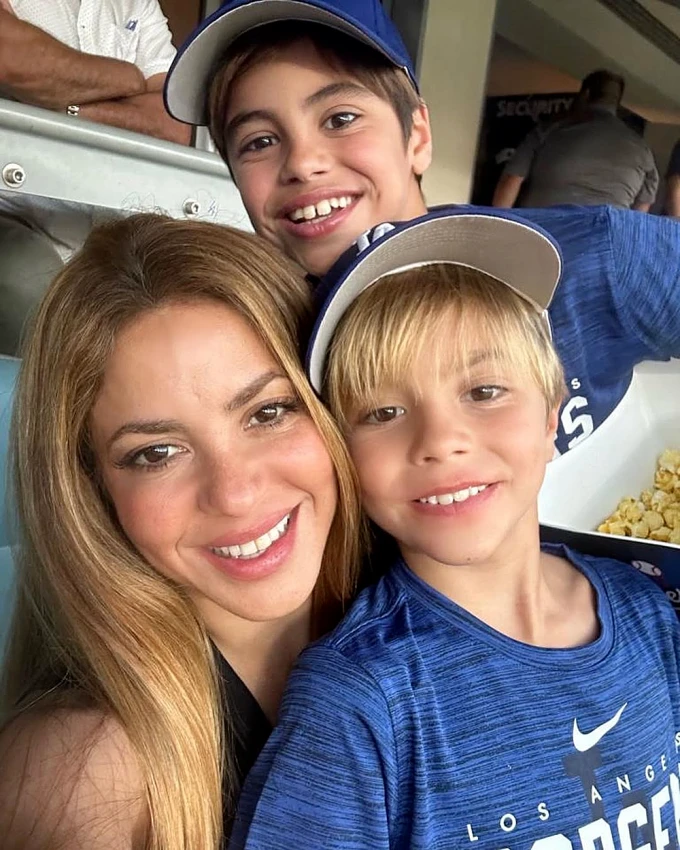Shakira: Đời tôi không còn chỗ cho yêu đương Shakira: Đời tôi không còn chỗ cho yêu đương