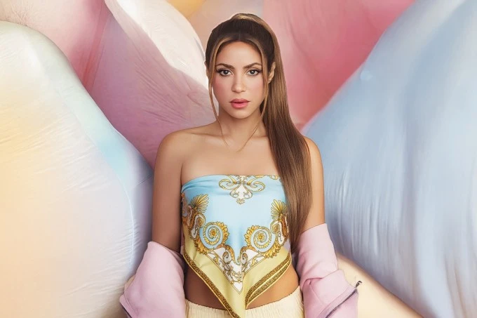 Shakira hô tên Ronaldo, Messi trong ca khúc cổ vũ World Cup