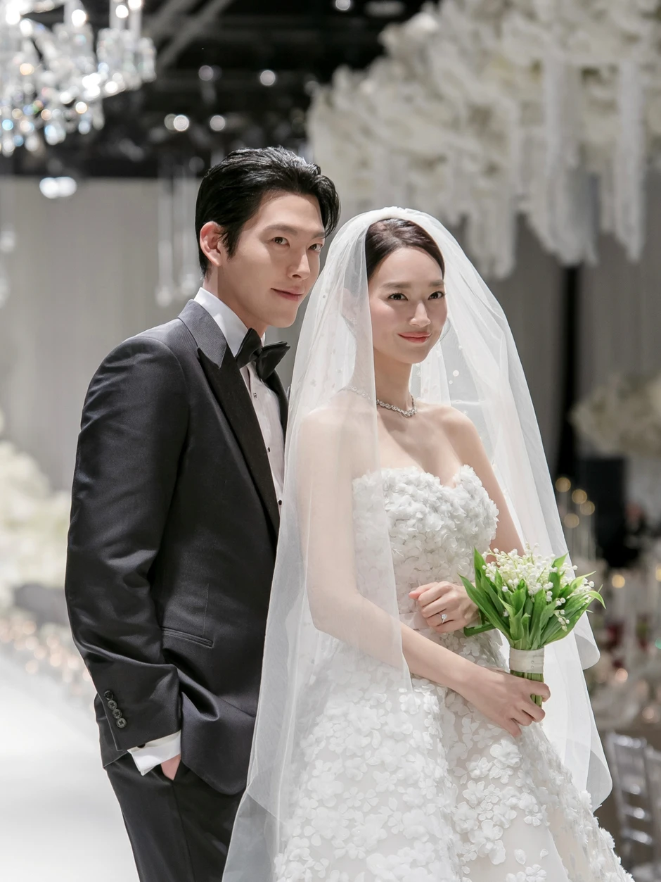 Shin Min Ah hóa “nữ thần giáng thế” ở sự kiện cao cấp tại Maroc: Khoe body bốc lửa xứng đáng phong thần, nhìn xuống hông quả táo mà sốc