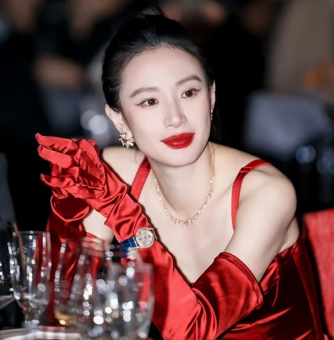 Sốc nặng với bộ mặt thật của mỹ nhân đang được 99,9% đàn ông lựa chọn