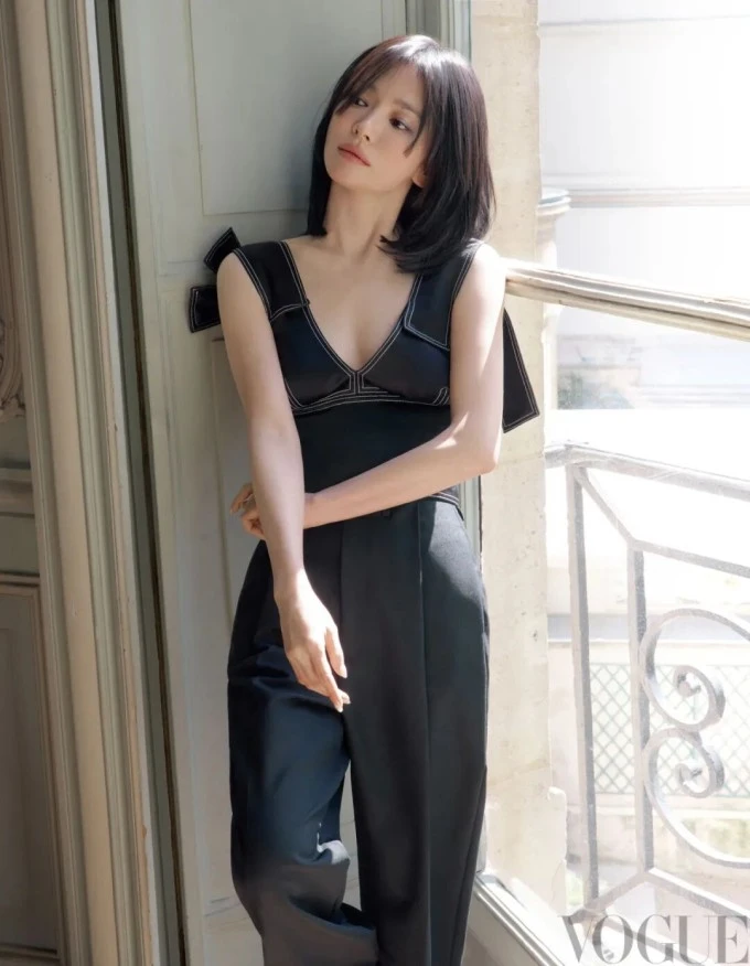 Song Hye Kyo: Tôi học cách cho đi tình yêu