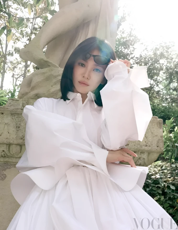 Song Hye Kyo: Tôi học cách cho đi tình yêu