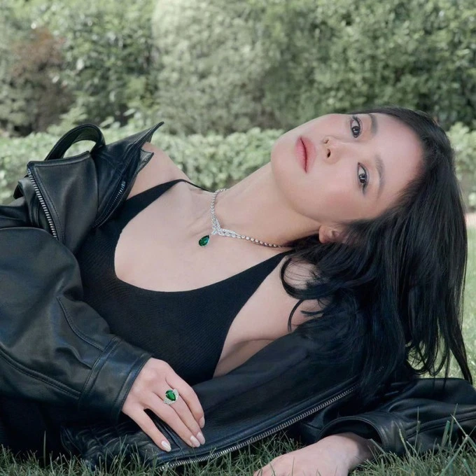 Song Hye Kyo: Tôi học cách cho đi tình yêu