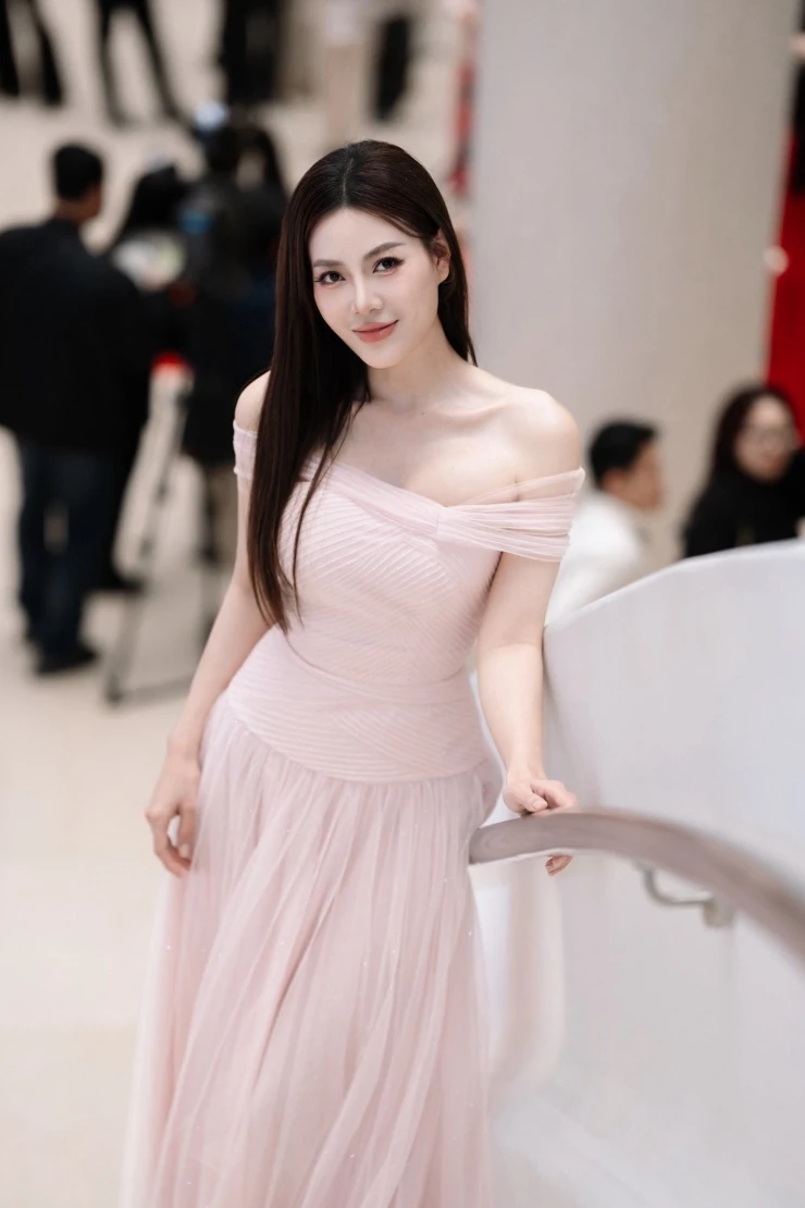 Thanh Hương Cuộc đời vẫn đẹp sao luôn nhắc bản thân phải sống có hiếu với bố mẹ, có trách nhiệm với các con Thanh Hương Cuộc đời vẫn đẹp sao luôn nhắc bản thân phải sống có hiếu với bố mẹ, có trách nhiệm với các con