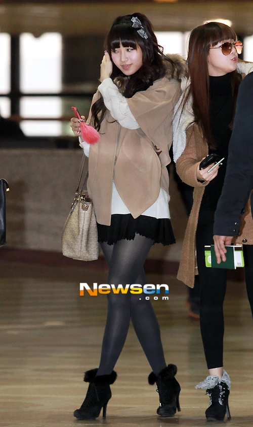 Thấy Suzy - Jiyeon (T-ara) ở cùng 1 chỗ, “thánh body” showbiz vội lao vào buồng kín khóc tu tu 1 mình Thấy Suzy - Jiyeon (T-ara) ở cùng 1 chỗ, “thánh body” showbiz vội lao vào buồng kín khóc tu tu 1 mình