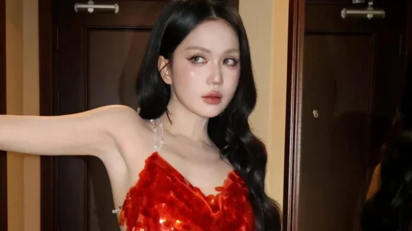 "Nữ hoàng nội y" Ngọc Trinh tung bộ ảnh khoe trọn đường cong kenhtingame com thumb quot nu hoang noi y quot ngoc trinh tung bo anh khoe tron duong cong d87b1777912080788 940w
