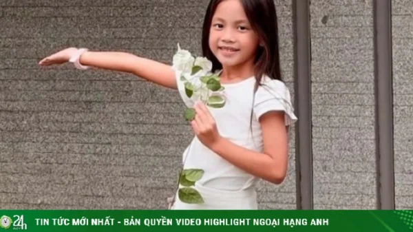 Ảnh sao 24/5: Lisa nhà Hồ Ngọc Hà được khen ra dáng người mẫu nhí kenhtingame com thumb anh sao 24 5 lisa nha ho ngoc ha duoc khen ra dang nguoi mau nhi 49631779611754954 940w