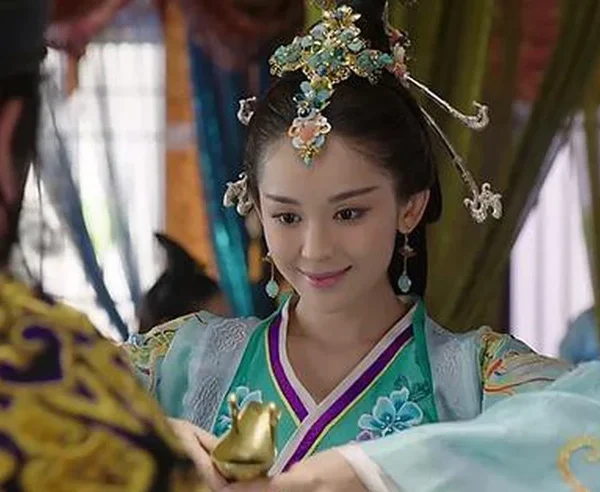 Bộ phim quy tụ toàn mỹ nữ hàng đầu Võ Thần Triệu Tử Long kenhtingame com thumb bo phim quy tu toan m nu hang dau vo than trieu tu long d8061778927776046 940w