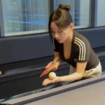 Chơi bida bằng vợt bóng bàn, hot girl bất ngờ viral vì quá "điệu nghệ" kenhtingame com thumb choi bida bang vot bong ban hot girl bat ngo viral vi qua quot dieu nghe quot daaf1778754285280 940w