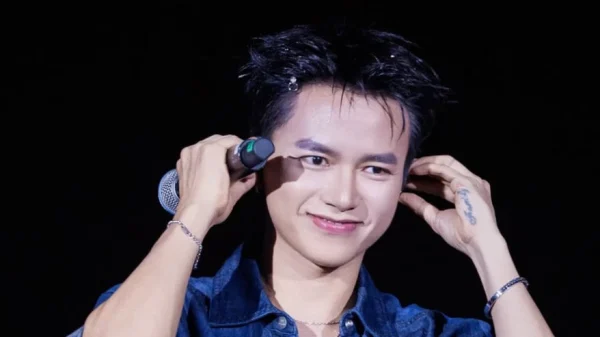 Clip khó tin của nhạc sĩ đắt show nhất Việt Nam kenhtingame com thumb clip kho tin cua nhac si dat show nhat viet nam 78e11779402010574 940w