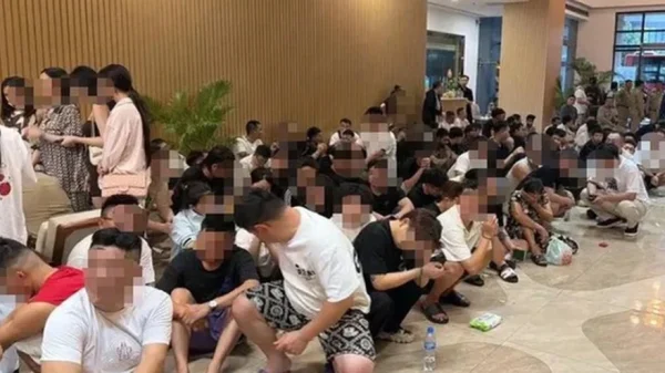 Đột kích hai tòa nhà liên quan tới tỷ phú, công an thu giữ hơn 900 thiết bị điện tử, tạm giam 'hàng trăm cán bộ online' kenhtingame com thumb dot kich hai toa nha lien quan toi ty phu cong an thu giu hon 900 thiet bi dien tu tam giam hang tram can bo online 418d1779442434988 940w