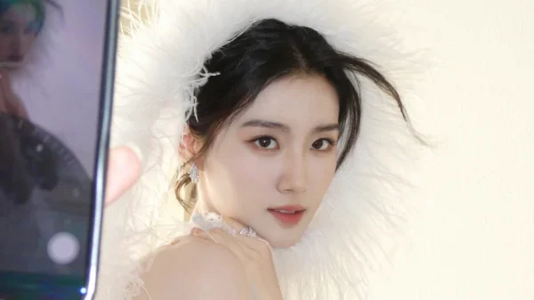 Hành động đáng xấu hổ của nữ thần thanh xuân mới nổi kenhtingame com thumb hanh dong dang xau ho cua nu than thanh xuan moi noi b1531779050820842 940w