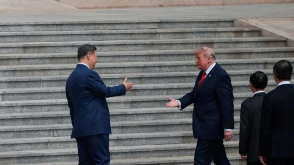 Hé lộ thông điệp từ 5 cú vỗ của ông Donald Trump khi bắt tay ông Tập Cận Bình kenhtingame com thumb he lo thong diep tu 5 cu vo cua ong donald trump khi bat tay ong tap can binh 41211778801175966 940w