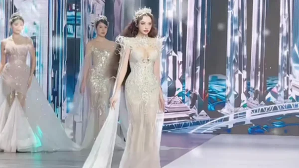 Hoa hậu Việt đầu tiên lọt top mỹ nhân đẹp nhất thế giới: Bị 1 NSND chê "hát quá tệ", rời nước bỏ luôn nghề ca sĩ kenhtingame com thumb hoa hau viet dau tien lot top m nhan dep nhat the gioi bi 1 nsnd che quot hat qua te quot roi nuoc bo luon nghe ca si 32d61778844882859 940w