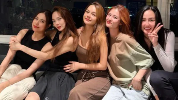 Hội bạn "đắt giá" nhất Vbiz tụ họp, nhìn mặt mộc quá đỉnh đố ai biết tuổi thật kenhtingame com thumb hoi ban quot dat gia quot nhat vbiz tu hop nhin mat moc qua dinh do ai biet tuoi that 6d871777911299087 940w