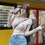 Khoảnh khắc vui sướng của hot girl xinh đẹp, khi được tận tay sở hữu bộ bài Pokémon mới toanh, nói lên nỗi lòng của anh em game thủ kenhtingame com thumb khoanh khac vui suong cua hot girl xinh dep khi duoc tan tay so huu bo bai pokemon moi toanh noi len noi long cua anh em game thu 2d161779965149629 940w