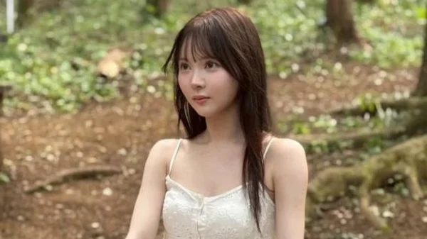Lại xuất hiện thêm một hot girl tân binh gây bão cộng đồng mạng, nhan sắc như "bước ra từ truyện cổ tích" kenhtingame com thumb lai xuat hien them mot hot girl tan binh gay bao cong dong mang nhan sac nhu quot buoc ra tu truyen co tich quot c7851778579863068 940w