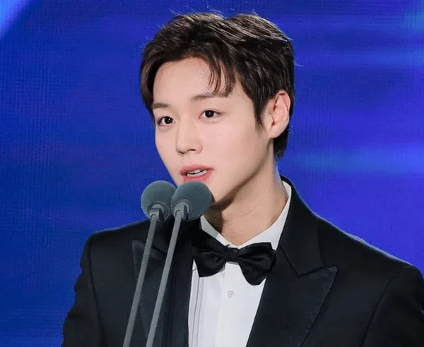 Mỹ nam là "thế lực mới" của showbiz: Thần tượng quốc dân từng khiến BTS phải dè chừng, hẹn Việt Nam 1 dịp đặc biệt kenhtingame com thumb m nam la quot the luc moi quot cua showbiz than tuong quoc dan tung khien bts phai de chung hen viet nam 1 dip dac biet b84c1779311823991 940w